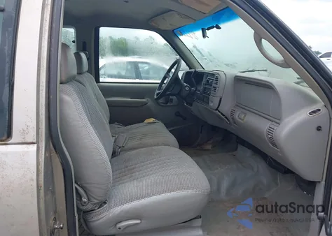 1998 Chevrolet C1500 Fleetside Cmi z USA, uszkodzony, nr VIN 1GCEC19M3WE207289